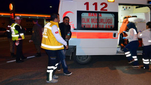 Manisa'da otomobil ile minibüs çarpıştı: 4 ölü, 6 yaralı