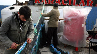 Soğuk hava ve şiddetli rüzgar, balıkçıları da etkiledi