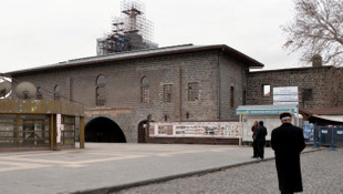 Surda cami hoparlöründen teröristlere teslim ol çağrısı!