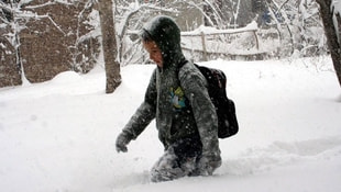 Çanakkalede kar nedeniyle okullar tatil edildi