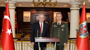 TBMM Başkanı Kahraman, Orgeneral Akar'ı ziyaret etti