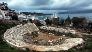 Telmessos Antik Tiyatrosu'ndaki restorasyon çalışmaları