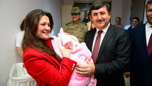 Trabzon'da yeni yılın ilk bebeği "Eymen Asaf" oldu