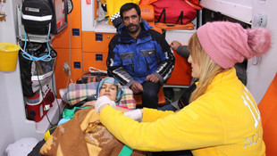 Yılın ilk bebeği zorlu yolculuğun ardından dünyaya geldi