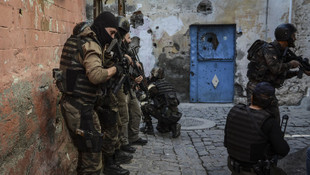 Diyarbakır Surda teröristler 150 metrekarelik alana sıkıştırıldı