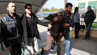 Antalyada PKKya yönelik operasyonda 17 kişi tutuklandı