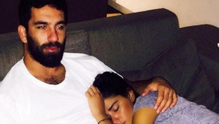 Aslıhan Doğandan Arda Turanla ayrılık iddialarına fotoğraflı yanıt!