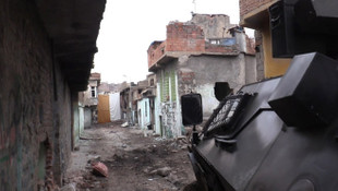 Diyarbakır Surda çöken binada 3 asker şehit oldu