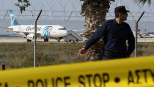 Kaçırılan Mısır uçağı yolcuları Kahireye döndü