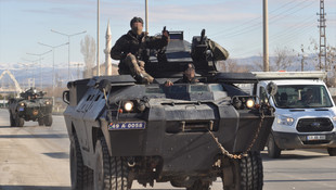 Muşta terör örgütü PKKya yönelik operasyonda 10 kişi gözaltına alındı