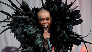 Ünlü şarkıcı Skin, İstiklal Caddesindeki patlamayı duyurdu