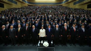 Davutoğlu aday öğretmenlere hitap etti