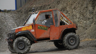 AK Parti Genel Başkan Yardımcısı Karaaslan, off-road aracı kullandı