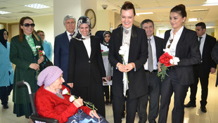 AK Parti'den Darülaceze'ye ziyaret