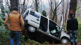 Bartın'da otomobil şarampole devrildi: 1 ölü, 1 yaralı