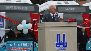 Biz hizmete dönüştürüyoruz, onlar hendek kazdırma gayretinde