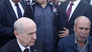 Devlet Bahçeli'den şehit ailesine ziyaret