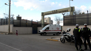 Diyarbakır Şehirlerarası Otobüs Terminali yakınlarında patlama meydana geldi. Olay yerine çok sayıda ambulans sevk edildi.
