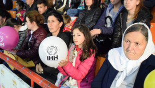 İHH'dan Arnavutluk'taki 3 bin yetime yardım