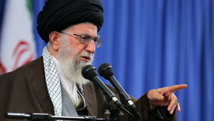 İranın dini lideri Ali Hamaneyden büyük eleştiri!