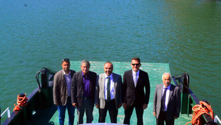 Kanalın iki yakası feribotla buluştu