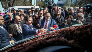 Kızılay'daki esnafa dayanışma ziyareti