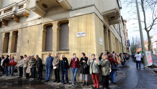 Macaristan'da öğretmenlerden 1 saatlik iş bırakma eylemi