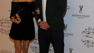 Mevlüt Çavuşoğlu ve Arda Turan nikah şahitliği yaptı