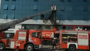 MHP İstanbul İl Başkanlığında yangın çıktı