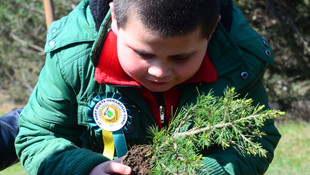 Otizmli öğrenciler hatıra ormanı oluşturdu
