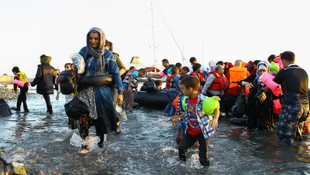 Yasa dışı geçiş yapmaya çalışan 619 mülteci yakalandı