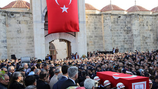 Şehit Yüzbaşı Özdemir son yolculuğuna uğurlandı