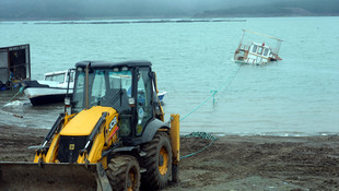 Tokat'ta gezi teknesi battı
