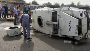 Tuncelide zırhlı aracın devrilmesiyle bir polis şehit oldu