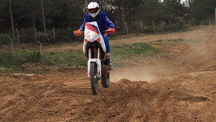 Ünlü doktor Deniz Algül Abu Dabi Cross motosiklet yarışmasında Türkiye’yi temsil edecek