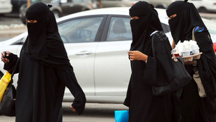 Suudi Arabistanda kadınlara 4 sektörde daha çalışma izni verildi