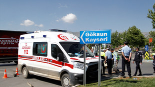 Ambulansla otomobil çarpıştı: 1 ölü, 4 yaralı