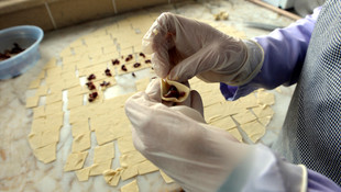 Ardahan'a gelenler kaz mantısı ile tanışıyor