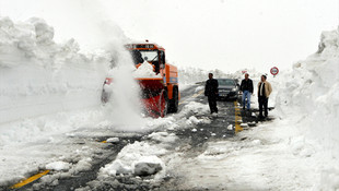 Ardahan'da nisanda da karla mücadale bitmedi