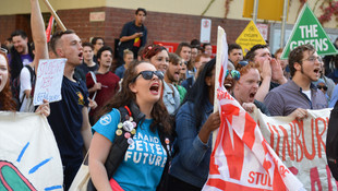 Avustralya'da öğrenciler üniversite zammını protesto etti