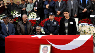 Aynı kaderi paylaştığı şehit amcasının yanına defnedildi