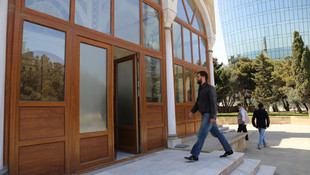 Azerbaycan'daki Şehitler Camisi yeniden ibadete açıldı