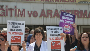 Balkondan düşerek yaralanan hemşire için eylem