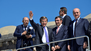 Başbakan Davutoğlu Diyarbakır'da