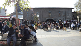 Başbakan Davutoğlu'nun Sur'a ziyareti