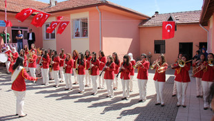 Bayramı 800 kilometre uzaktaki köyde kutladılar