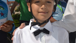 Bisikletli sünnet düğünü konvoyu