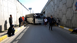 Bolu'da işçi servisi devrildi
