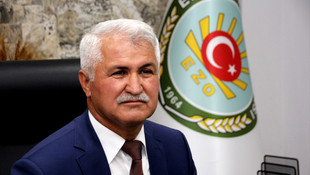 Borç ödemek için makam aracını sattı