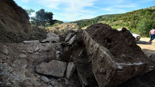 Manisada definecilerin çıkarttığı lahit müzeye konuldu